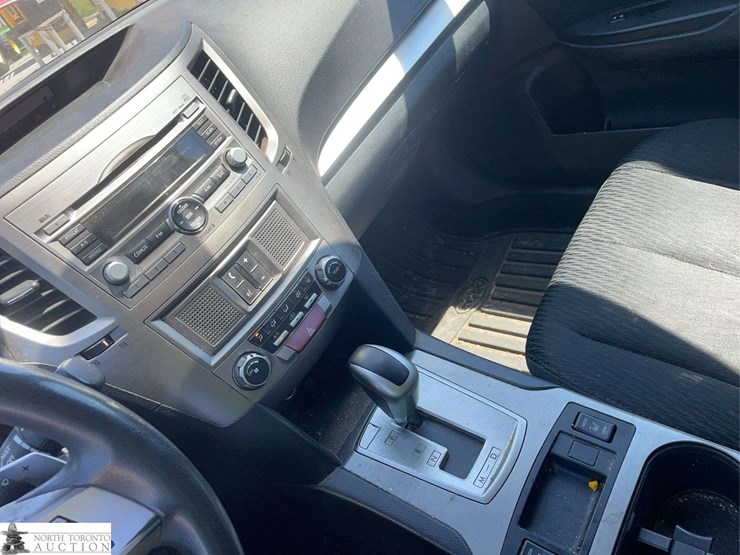 2011-subaru-outback-awd-2.5i-sport-4dr-wagon-cvt-image-13