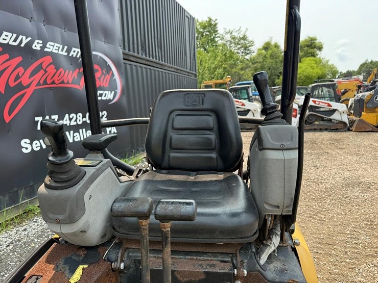 2015-caterpillar-301.7-image-18