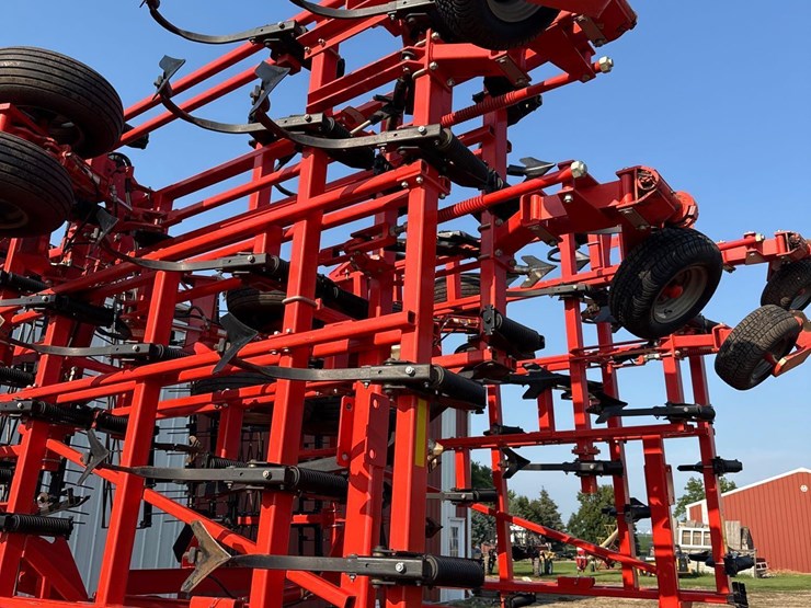 2013-kuhn-krause-5635-46ft-field-cultivator-image-30