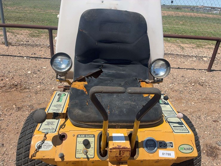 mcghs-zero-turn-mower-image-9