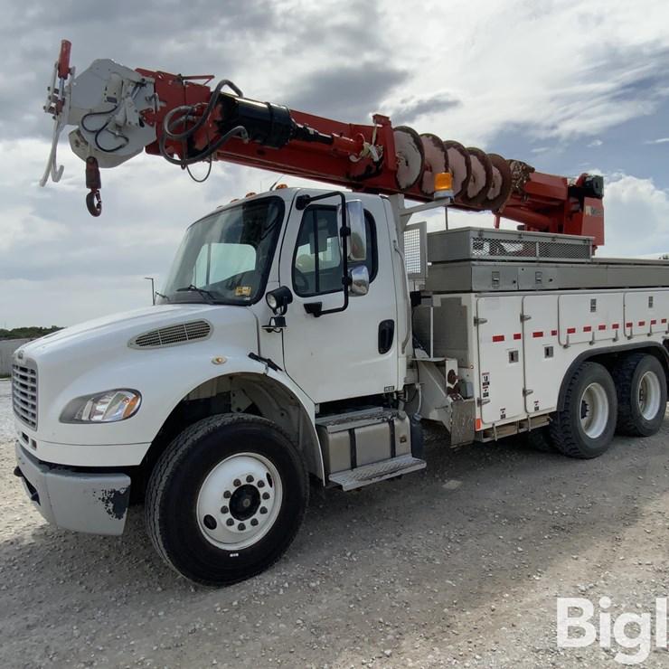 2014 FREIGHTLINER M2 106