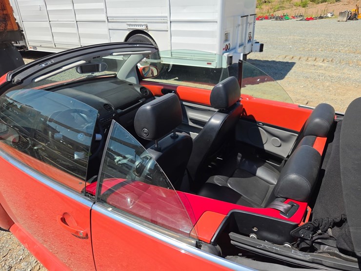 #61153-•-2005-volkswagen-convertible-image-30