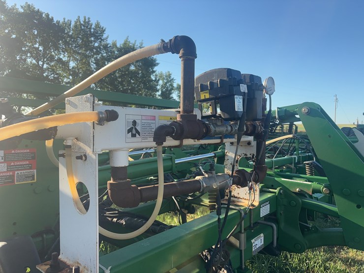 2010-john-deere-2410-image-15