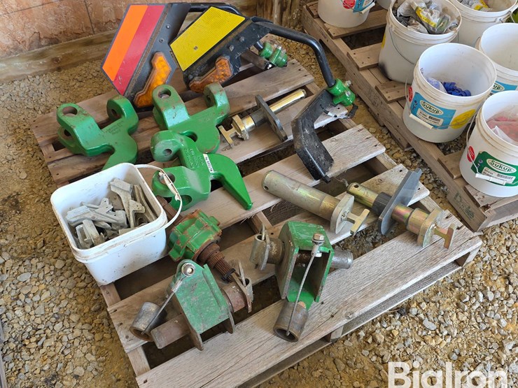 john-deere-hitch-parts,-pins,-&-safety-lights-image-1