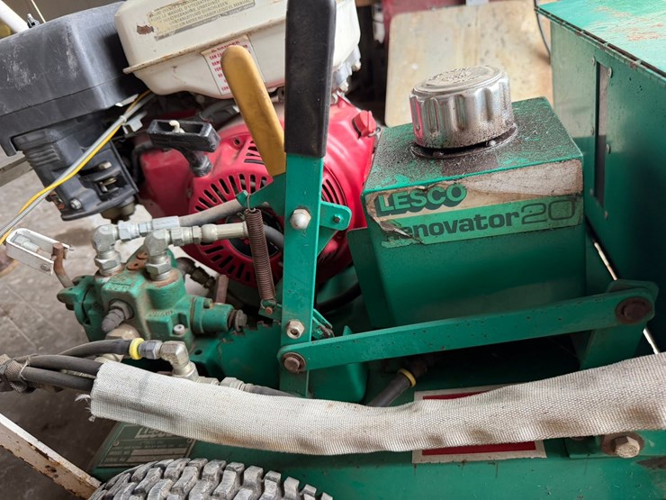 #4058-•-lesco-renovator-20-walk-behind-slit-seeder-image-16