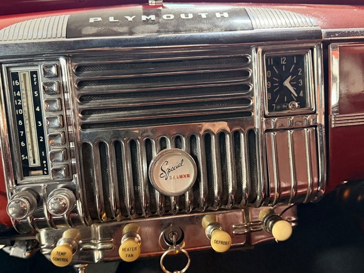 #1880-•-1947-plymouth-deluxe-convertible-image-39