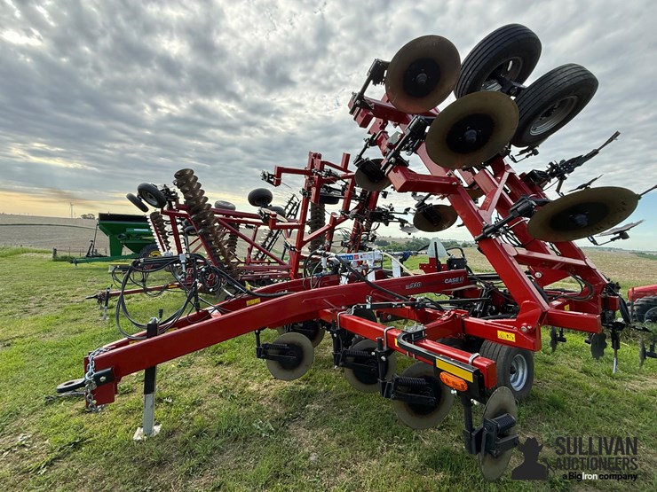 2022-case-ih-2022-image-1