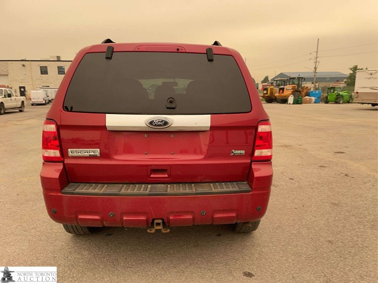 2011-ford-escape-image-6