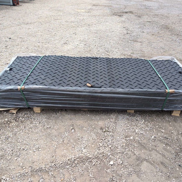 (15) 3.5' x 8 ' Heavy Duty 1/2" Thick Mats