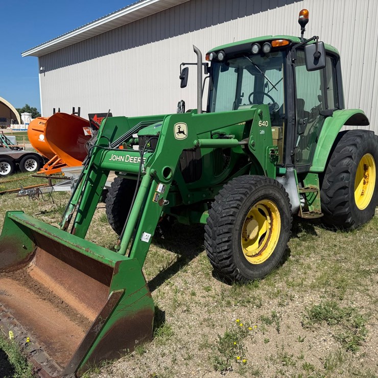 JOHN DEERE 640
