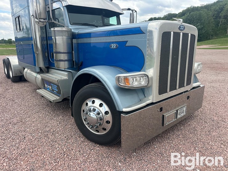 2020-peterbilt-389-image-19