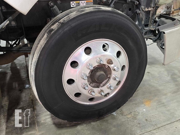 2013-peterbilt-386-image-28