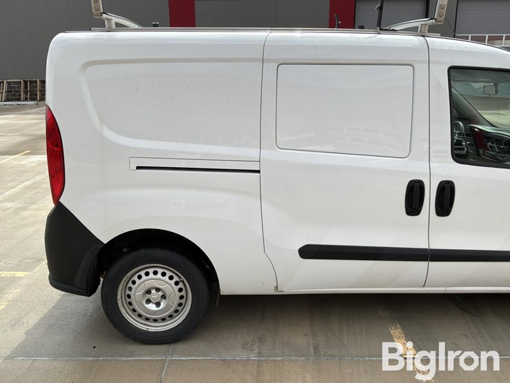 2017-ram-promaster-city-image-17