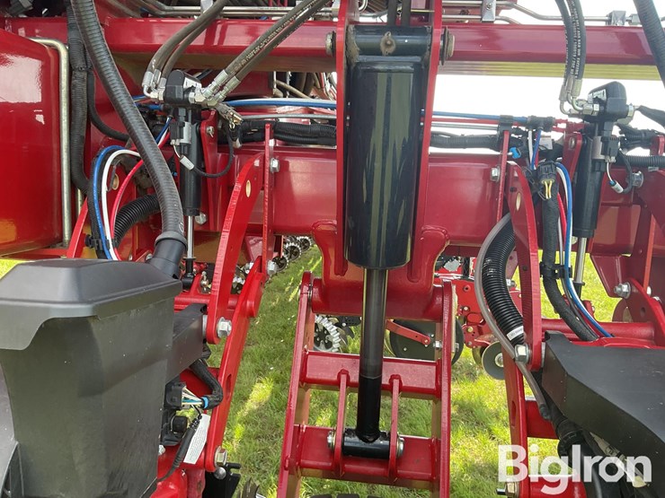 2024-case-ih-2150-image-19