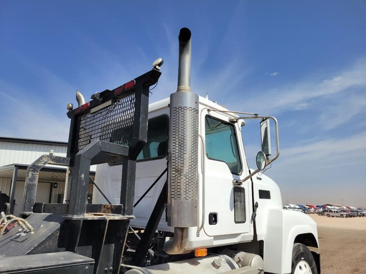 2007-mack-chn613-image-23