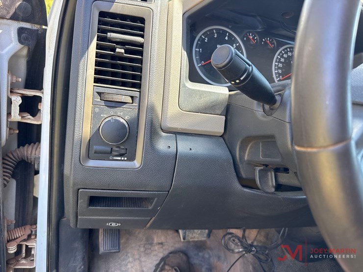 2012-dodge-3500hd-image-35