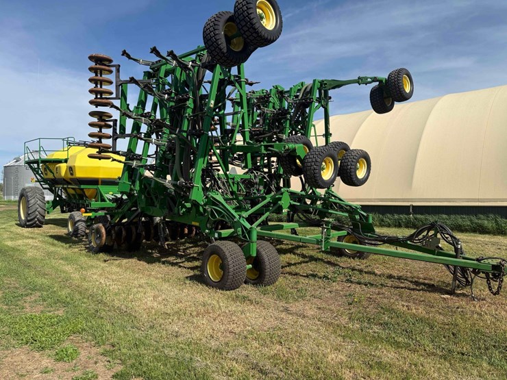 2013-john-deere-1830-image-40