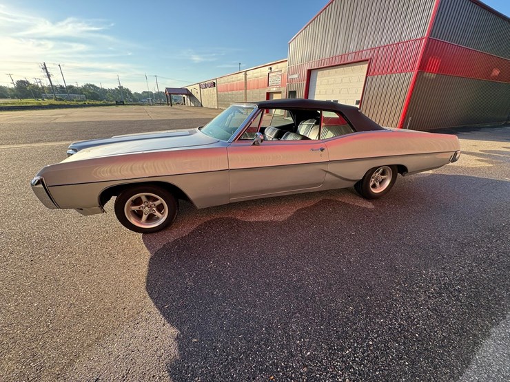 #1884-•-1968-pontiac-bonneville-image-2