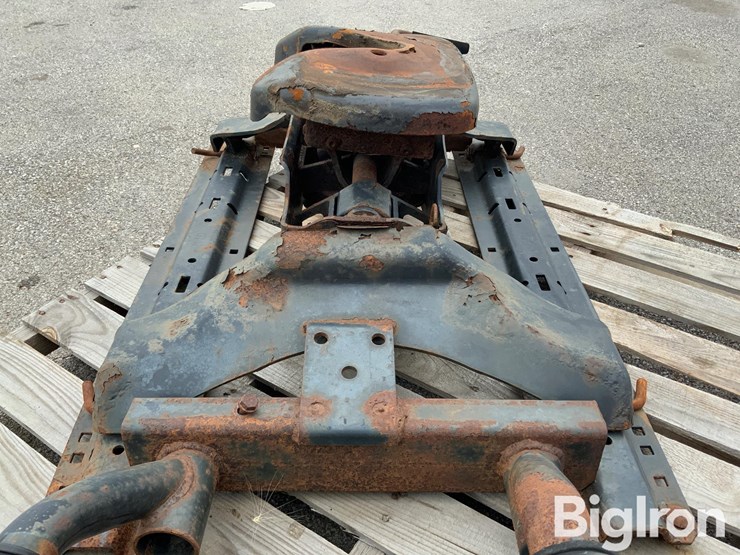massey-ferguson-730-image-17