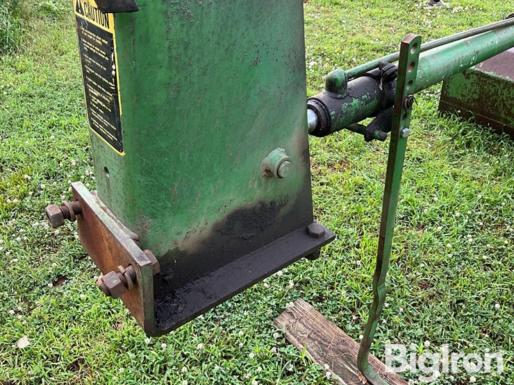 john-deere-158-image-16