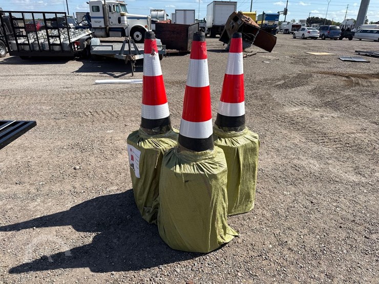 qty-(60)-safety-traffic-cones-image-1