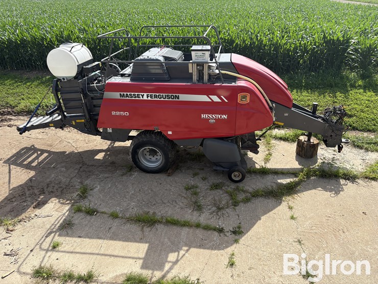 2014-massey-ferguson-2250-image-4