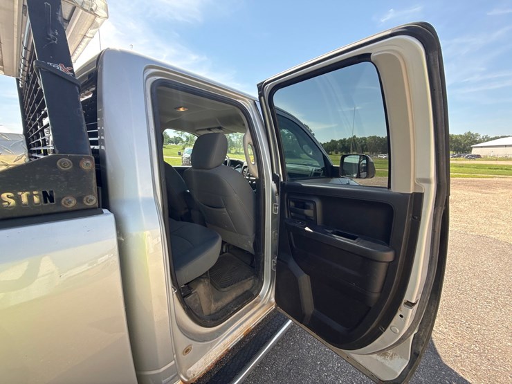 2014-dodge-1500-image-27
