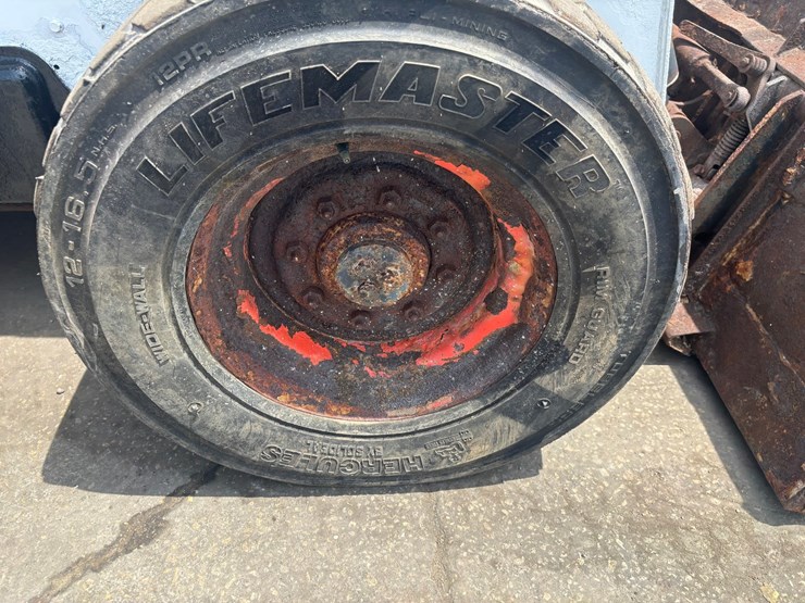 2013-bobcat-s630-image-77