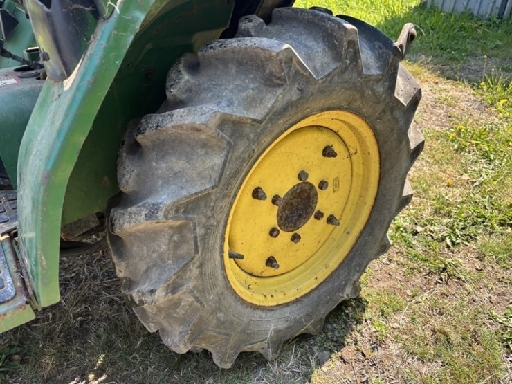 john-deere-4100-image-10
