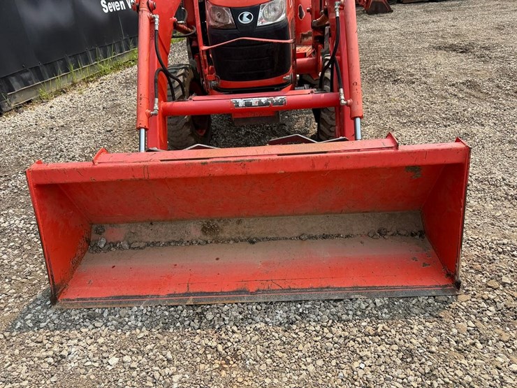 2019-kubota-l2501d-image-9