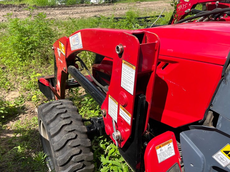 2021-tym-t25h-compact-utility-tractor-w/loader-image-6