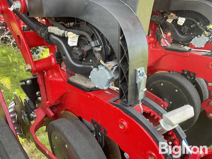 2024-case-ih-2150-image-14
