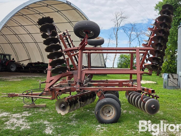 massey-ferguson-820-image-8