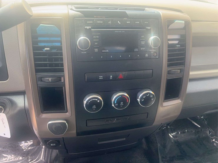 2012-ram-1500-st-image-41