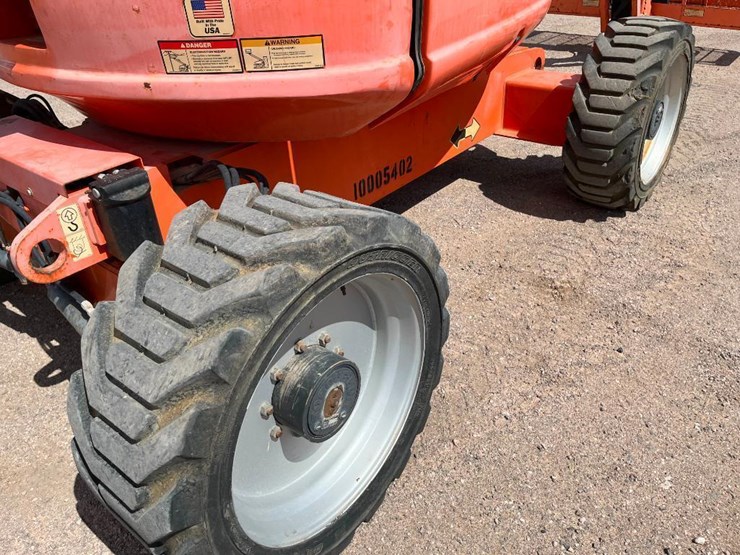 2011-jlg-600aj-image-18