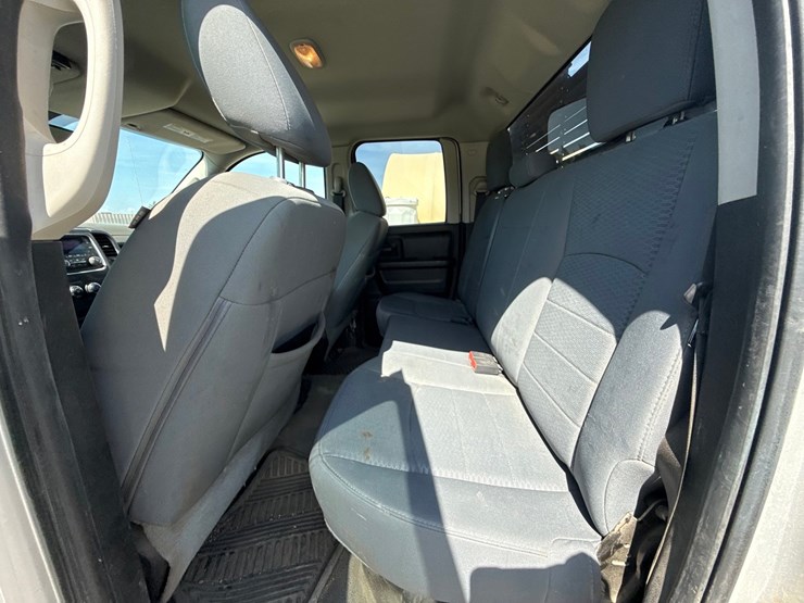 2014-dodge-1500-image-34