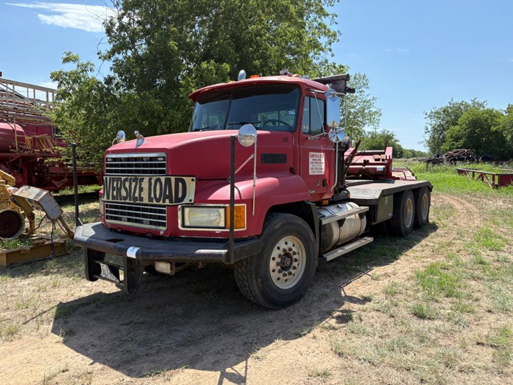 2000-mack-ch613-image-2