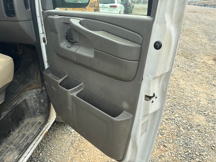 2007-chevrolet-3500-image-22