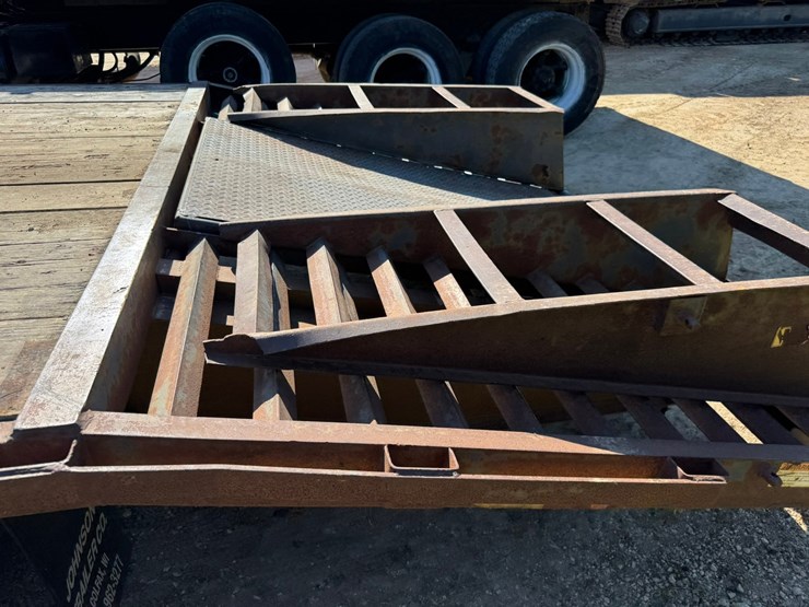 #1888-•-2004-friesen-welding-load-warrior-7-ton-gooseneck-trailer-image-20