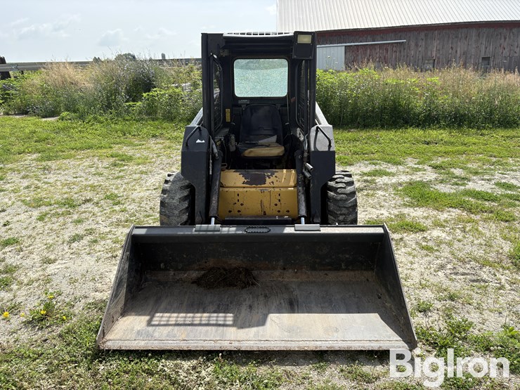 new-holland-lx565-image-2