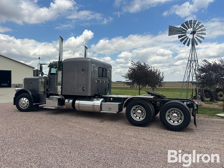 2016-peterbilt-389-image-7