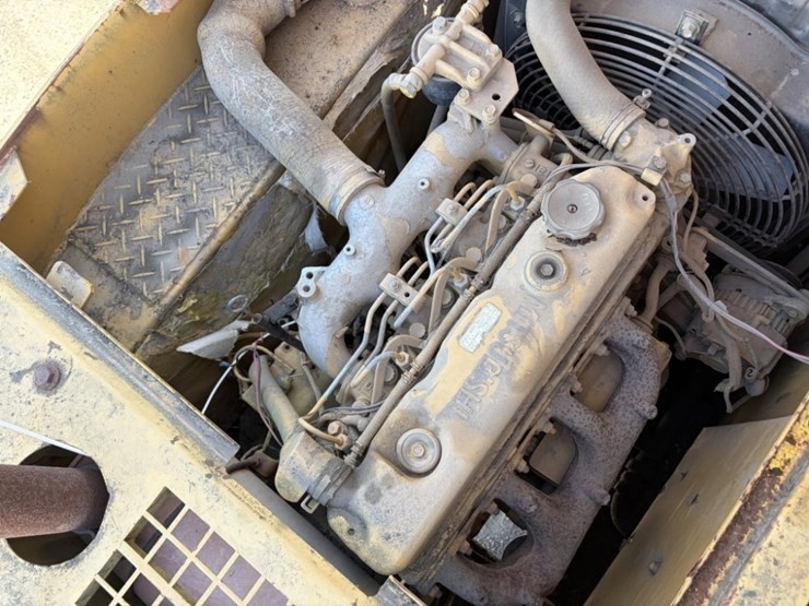 1990-caterpillar-e70b-image-36