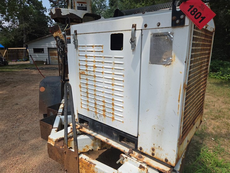 #1801-•-2016-altec-towable-wood-chipper-image-29