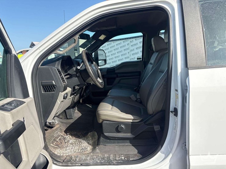 2019-ford-f350-image-15