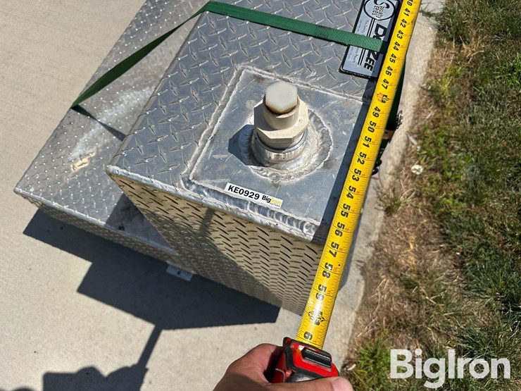 deezee-portable-aluminum-fuel-tank-image-18