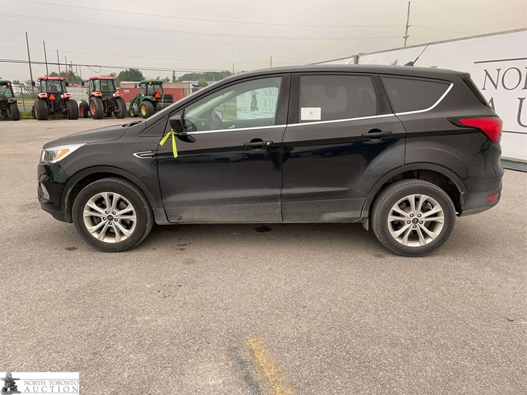 2019-ford-escape-image-8