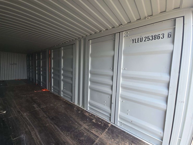 40'-shipping-container-image-11