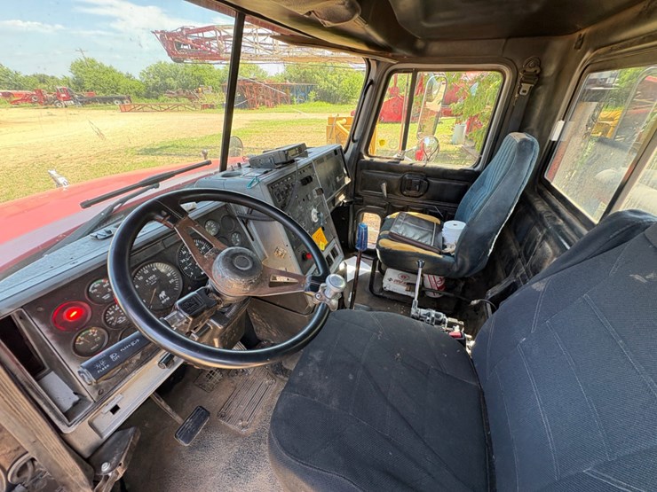 2000-mack-ch613-image-7