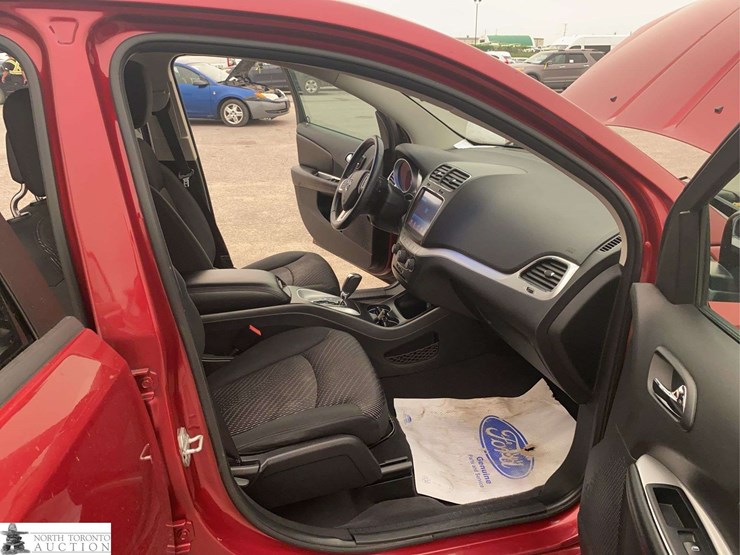 2011-dodge-journey-image-17