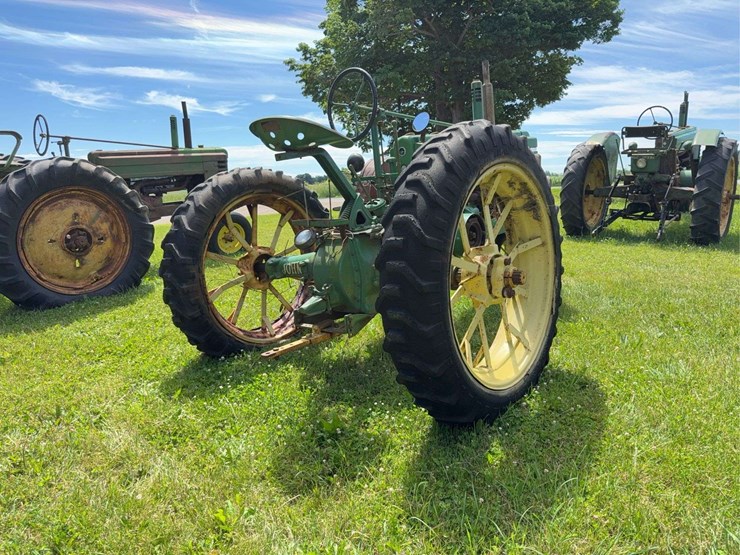 john-deere-model-b-image-2